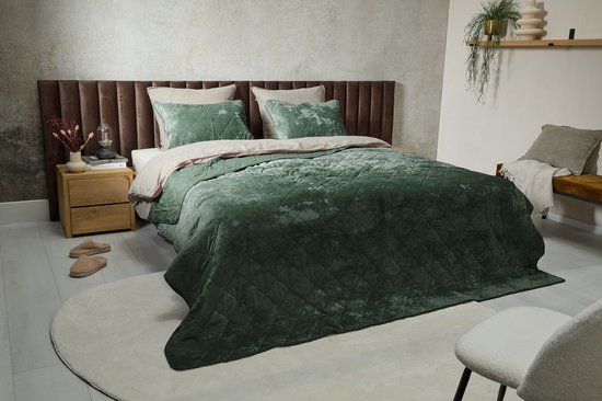 SleepMed Couvre-lit de Luxe en velours 240x220cm - Avec 2 taies d'oreiller - Polyester - Vert mousse