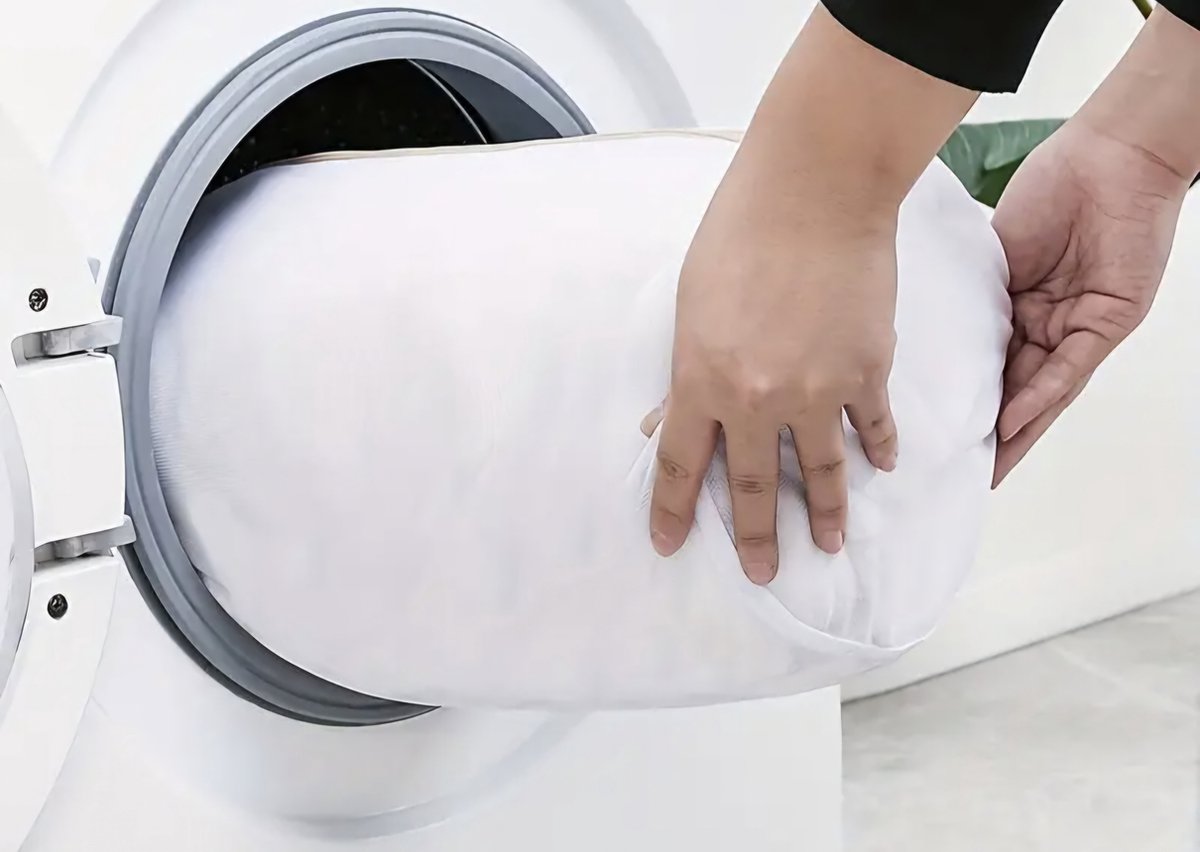 Goedkoopste Waszak - Herbruikbaar - Schoenenwaszak - Wasmachine - Voor schoenen en en delicate kleding - 1 stuk van hoogwaardige kwaliteit - 21 x32 cm - Wasnet voor schoenen - Waszak voor wasmachine - Beschermhoes wasmachine - Reistas voor schoenen en lingerie