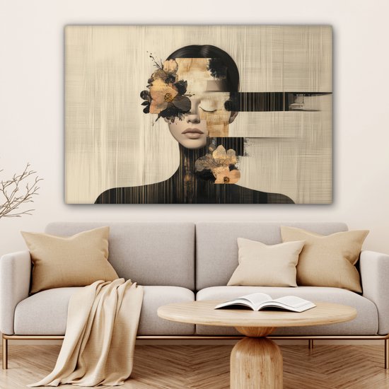 Abstract portret van een vrouw met gesloten ogen, bedekt met oranje en zwarte bloemen. Achtergrond met textuur.