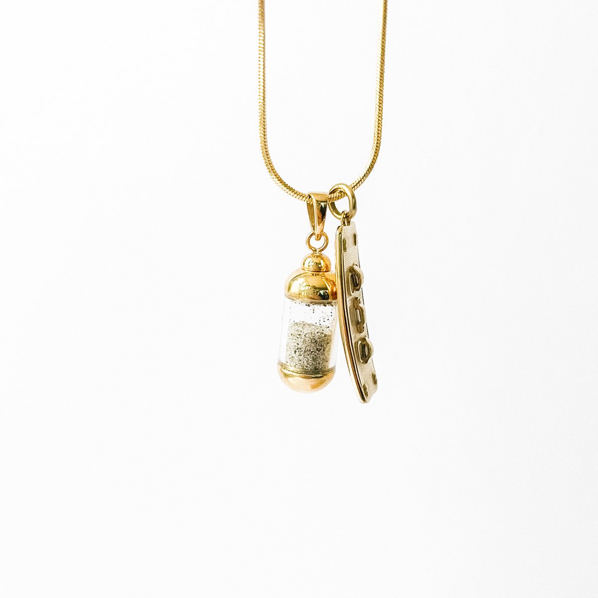 Laguna Treasures Jewellery - Ketting Beach Pendant Kiteboard - Goud - Verguld - Snake ketting - Halsketting - Sieraden - Kitesurf - Herinnering