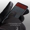 Vinger van handschoen met 'G' logo raakt smartphone scherm aan. Tekst: 'Compatibel met smartphone'.