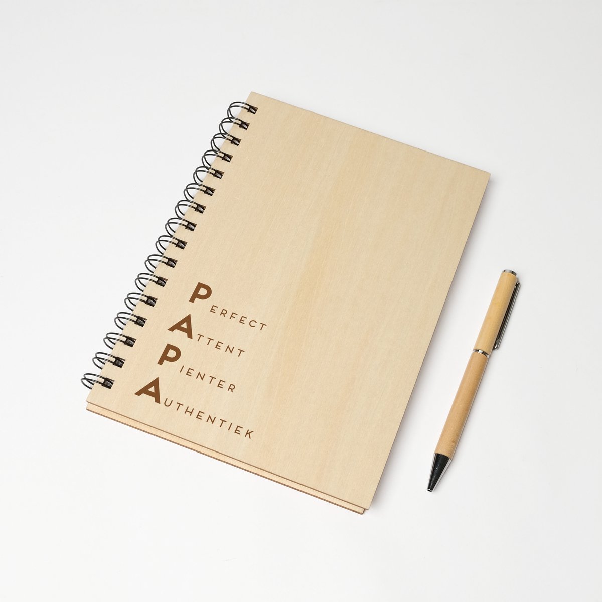Notitieboek A5 - Luxe balpen - Vaderdag cadeau - Cadeau papa - Cadeau vader - Papa cadeau - Schrijfboek - A5 notitieboekje - PAPA - kerstcadeau man - kado papa - kerst
