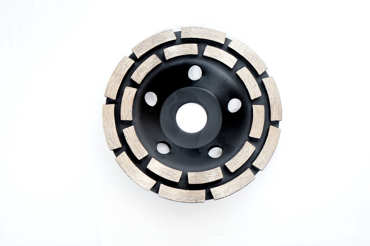 Pegatec High Performance - Diamant Komschijf met Dubbele Rij - Droog/Nat - Voor het fijn slijpen van Beton, Metselwerk en Steen - Ø125mm - Asgat 22,2mm - Voor Haakse Slijper/Slijptol