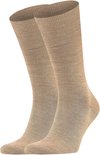 Paire de chaussettes Falke marron, photographiées de près. La texture tricotée est visible.