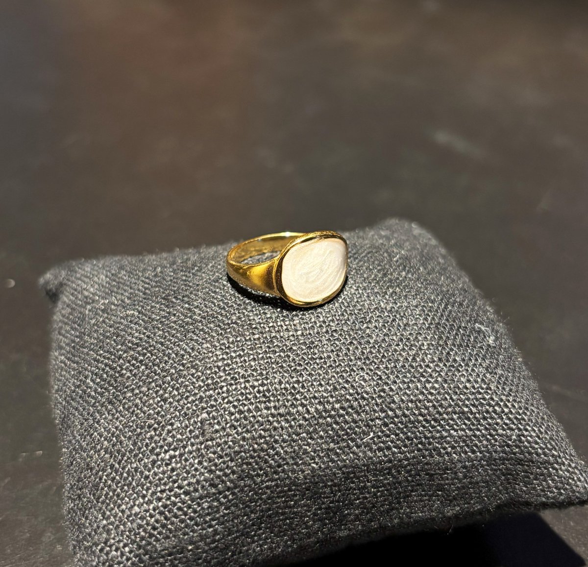 No-Fade Goud Stijl Gelaagde Witte Edelsteen Ring - Waterproof en Verstelbaar - Sieraden voor Dames en Heren