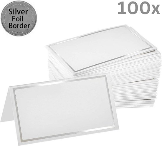 100 cartes de table blanches avec bordure argentée, avec une carte debout au premier plan.