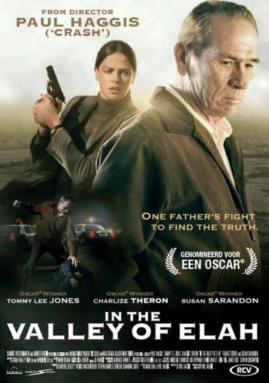 Film poster 'In The Valley Of Elah' met Tommy Lee Jones en Charlize Theron. Tekst: 'One father's fight to find the truth.'