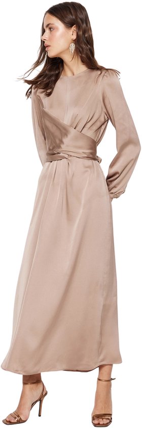 Trendyol Robe de soirée trapèze à manches standard et col rond pour femme