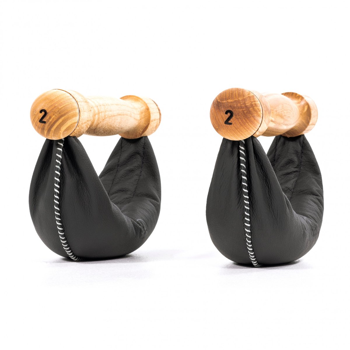 NOHRD Swing Dumbbells Essen 1kg – Set van 2 Halters – Echt Leren Gewichtszak – Ergonomische Essenhouten Handgrepen – Voor Krachttraining & Functionele Training
