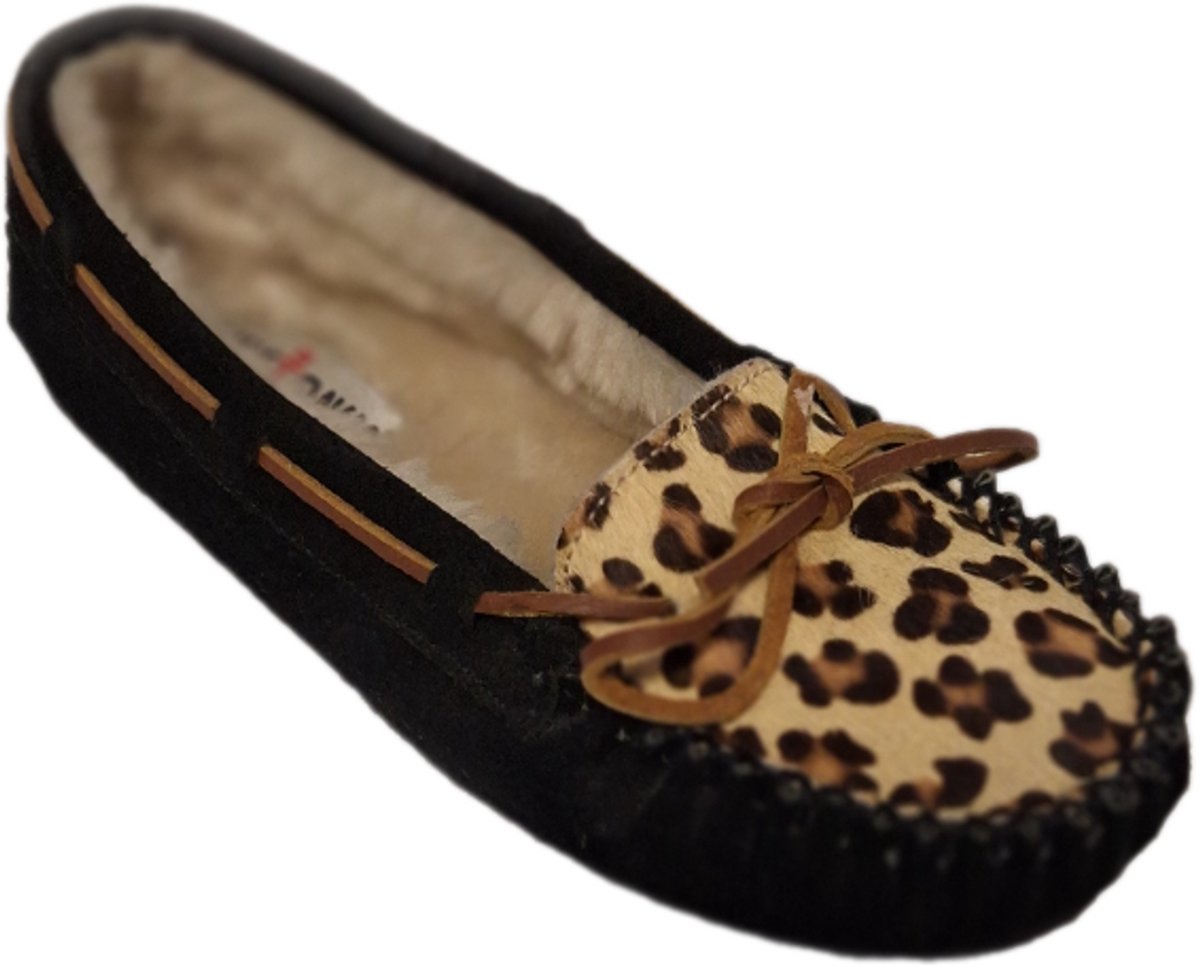 MINNETONKA-MOCASSIN-BLACK-LEOPARD NOSE-37
