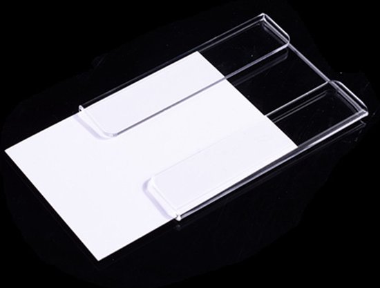Transparante acryl houder met een wit vel papier erin.