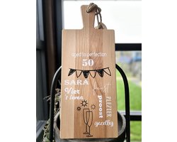 Creaties van Hier - Serveerplank 49 cm - Sara - 50 jaar - Cadeau - Hout