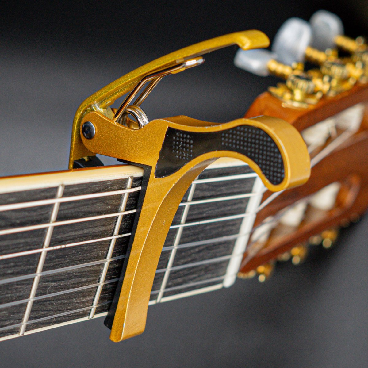 Universele Capo - Goud - Capo Akoestische / Klassieke / Elektrische gitaar - Capo Gitaar klem