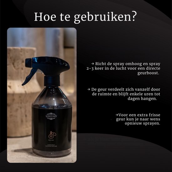 Een Scentchips interieursprayfles in een decoratieve setting, met gebruiksaanwijzing.