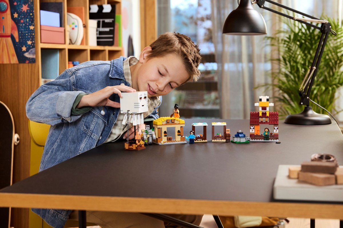 LEGO Minecraft De Ghast-Ballon Aanval op het dorp - 21273 — afbeelding 3