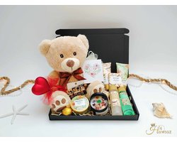 Luxe dames cadeau - Moederdag cadeau - Valentijnscadeau - 15 stuks - Verrassings Pakket - Hawsaz.nl vanille edelsteen kaars - Bad en bodycadeau - Gift Box - Kado - Ontspannend -Knuffelbeer - Verjaardag cadeau - Verzorgingssets - Geschenk