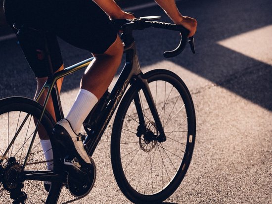 BBB Cycling Hoge Fietssokken Wit - 3 Paar - Lengte: 18cm - Duurzame Wielrensokken Zomer - Maat 44/49 - Fietssokken Heren en Dames - Ecofeet BSO-22 van BBB Cycling — afbeelding 2