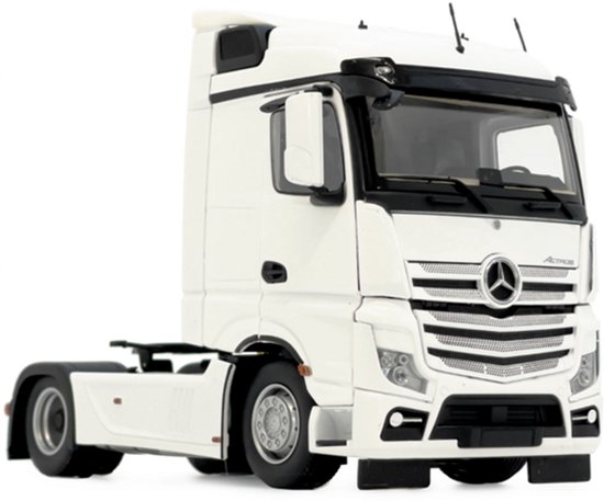 Witte Mercedes-Benz Actros Streamspace trekker 4x2, schaal 1:32. Met chromen grille.