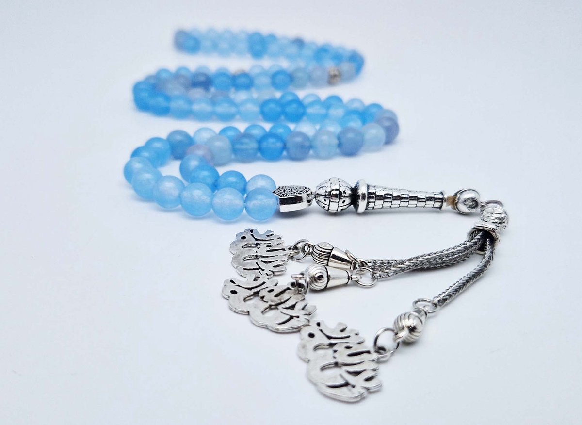 Handgemaakte tesbih "Tasbih" natuursteen " Blauwe Jade " - Aantal kralen 99 - Diameter kralen 8MM - met metaal tassel "La alih ala allah" - Een mooi cadeau-idee