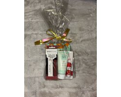 Luxe Verzorgingsset – Gezicht, Lippen, Haar & Handen- cadeauset dames- giftset- geschenk set dames- make up set- masker set-Gezichtsverzorging & Haarverzorging Set – Skincare Giftset – Gezichtsmasker, Keratine Haarmasker, Oogpads- beauty en fashion