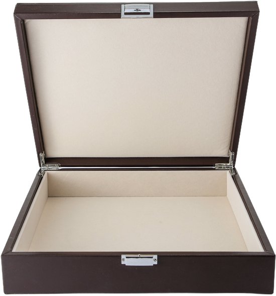 Bruine opbergdoos van Emilie Collection, open met crème voering en zilverkleurige sluitingen.
