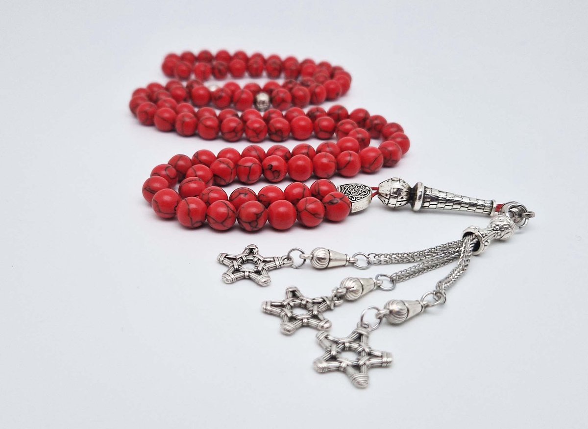 Handgemaakte tesbih "Tasbih" natuursteen "Rode howliet" - Aantal kralen 99 - Diameter kralen 8MM - met metaal tassel "Grote sterren" - Een mooi cadeau-idee