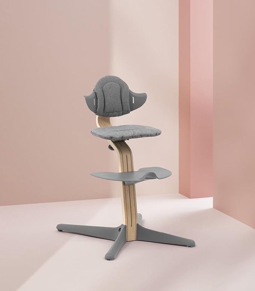 Nomi Stokke Kussen, Grey Sand - Voegt zachtheid en comfort toe aan de Nomi stoel & kinderstoel - Kinderen vanaf 6 maanden - Omkeerbaar + wasbaar in wasmachine – foto 3