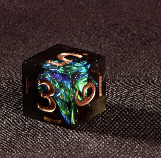 Ensemble de dés Joya Kids® Dungeons and Dragons | Set de Dés DnD Polydice | Ensemble de dés D&D | Ensemble de 7 pièces en résine | Coffre de rangement de Luxe inclus | Sombre avec des effets verts et bleus