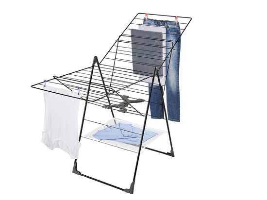 Zwart Classic 250 Flex droogrek met wasgoed (wit T-shirt, blauw shirt, spijkerbroek).