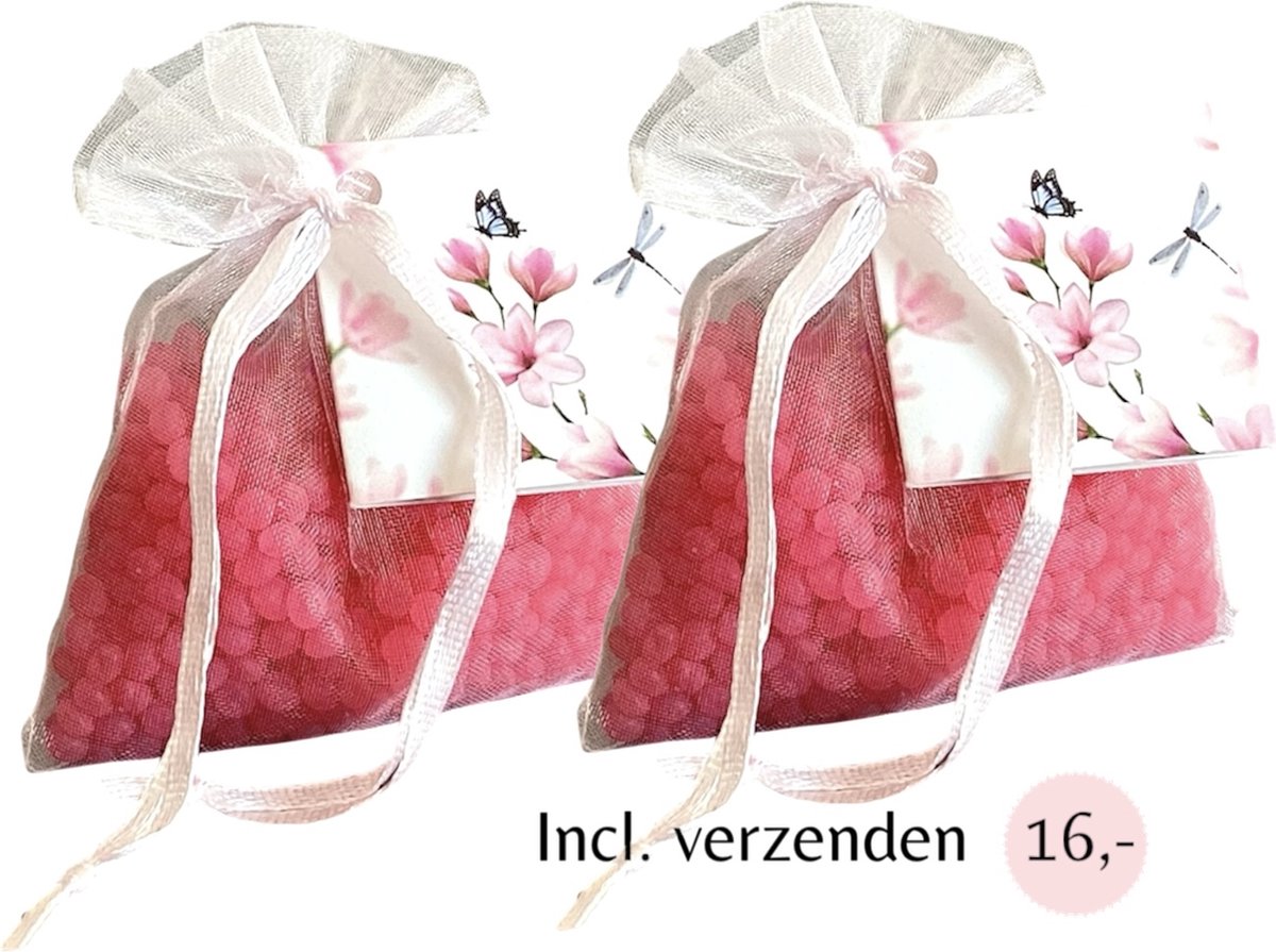 Geurparels 2x 'Boles d'olor Pink Magnolia' - Inclusief verzenden - Geurkorrels - Geurzakje - Geurbuiltjes - Geurbuiltje - Geurverfrisser - Luchtverfrisser - Verfrisser - Parfum - Frisse geur - Hanger - Kledingkast - Kleding - Kast - Roze - Fuchsia