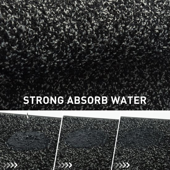 Donkere deurmat met een gemêleerd zwart-wit patroon. Onderste deel toont absorptie van water.