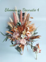Trendy bruidsboeket met geconserveerd echte oud rose rozen en diverse droogbloemen met bijpassende corsage / droogbloemen boeket/ wedding bouquet/ trouwboeket/ bruidsboeket