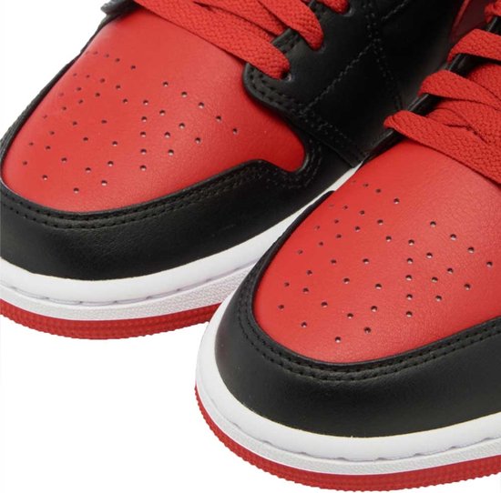 Nike Air Jordan Mid Zwart/Wit/Fire Red - Sneaker - DQ8426-060 - Maat 47