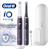 Bol.com Oral-B iO 8 - Paars En Zwart - Elektrische Tandenborstels - Duopack aanbieding