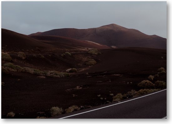 Rustende Reuzen - Lanzarote's Natuurlijke Monumenten - Eenvoud van de Elementen - Fotoposter