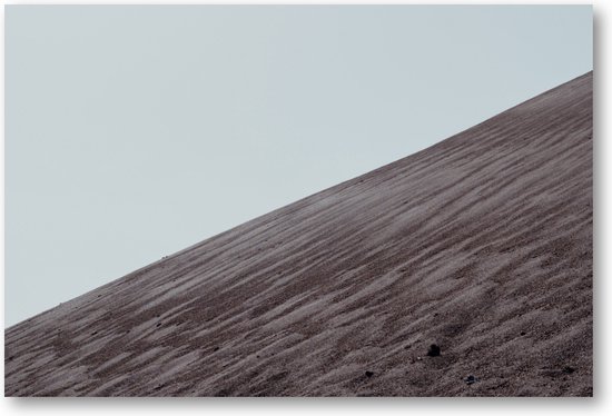 Eenvoud van de Elementen - Lanzarote's Lessen in Eenvoud - Aards Minimalisme - Fotoposter 90x60