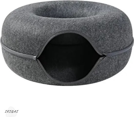Zvonema Kattenhuis, 2 verdiepingen tellende kattenhol, vilt Zvonema Kattenhuis, 2 verdiepingen tellende kattenhol, vilt