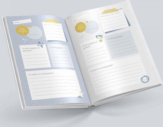 Open 'Mijn Oppasboek' met invulbladen voor 'Mijn oppas vandaag', eten, drinken en activiteiten, met een landelijk thema.
