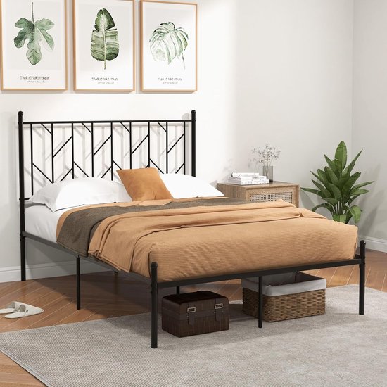 Metalen bed, bedframe voor matrassen van 190 x 140 cm, tweepersoonsbedframe, bedframe met lattenbodem, 30 cm opbergruimte onder het bed, metalen logeerbed voor slaapkamer, logeerkamer (zwart)