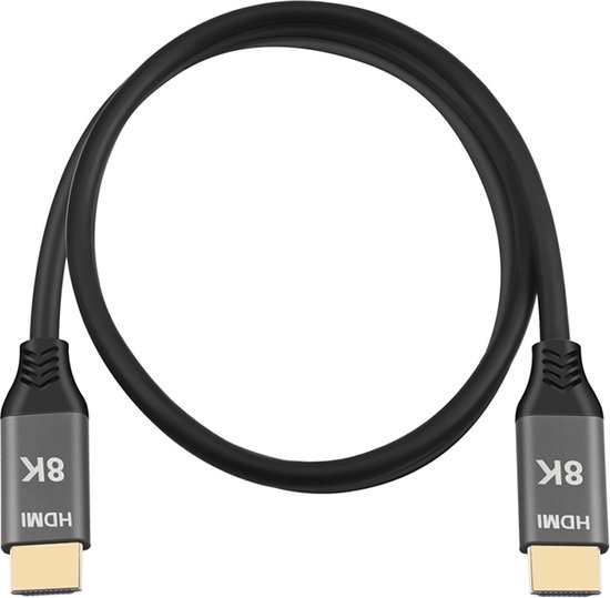 Zwarte HDMI-kabel met 8K-aanduiding op de connectoren.