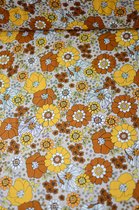Viscose beige met gele en oranje bloemen 1 meter - modestoffen voor naaien - stoffen