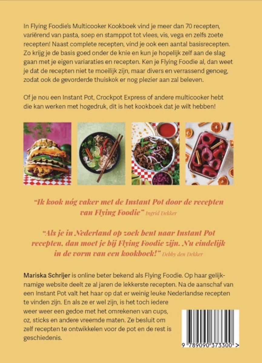 Achterkant van het 'Flying Foodie's Multicooker Kookboek' met receptfoto's en tekst.