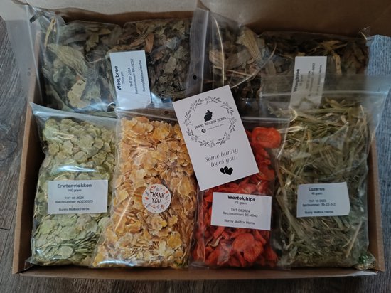 kruidenbox 2 konijn / knaagdier - weegbree, luzerne, erwtenvlokken, wortelchips - snacks - Bunny mailbox herbs