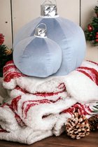 Unique Living - Kerst Decoratie - Sierkussen - Kerstbal - Kerstkussen - Ijsblauw - 2stuks