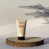 Crème solaire italienne efficace pour le visage spf 50 - protège et répare - convient aussi aux mamans 50ml