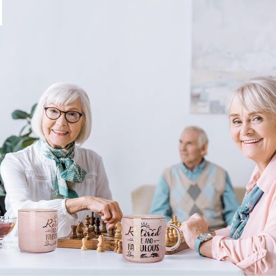 Pensioencadeau voor vrouwen, Pensioencadeau Vrouw Mok, Pensioencadeaus voor vrouwen, 14 oz Keramische Gepersonaliseerde Koffiekopjes met Kaart, Lepel, Kopdeksel, Geschenkdoos, Roze Kaart van FILO ESTILO — afbeelding 4
