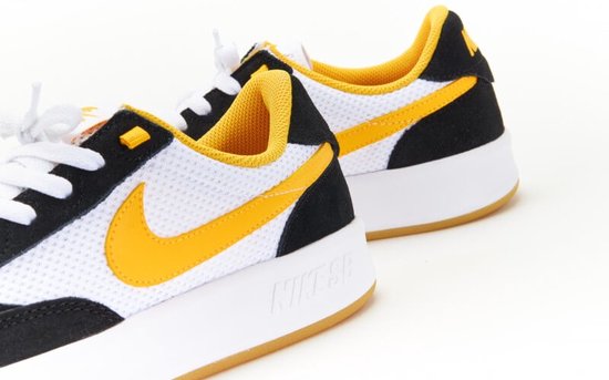 nike sb adversary university gold