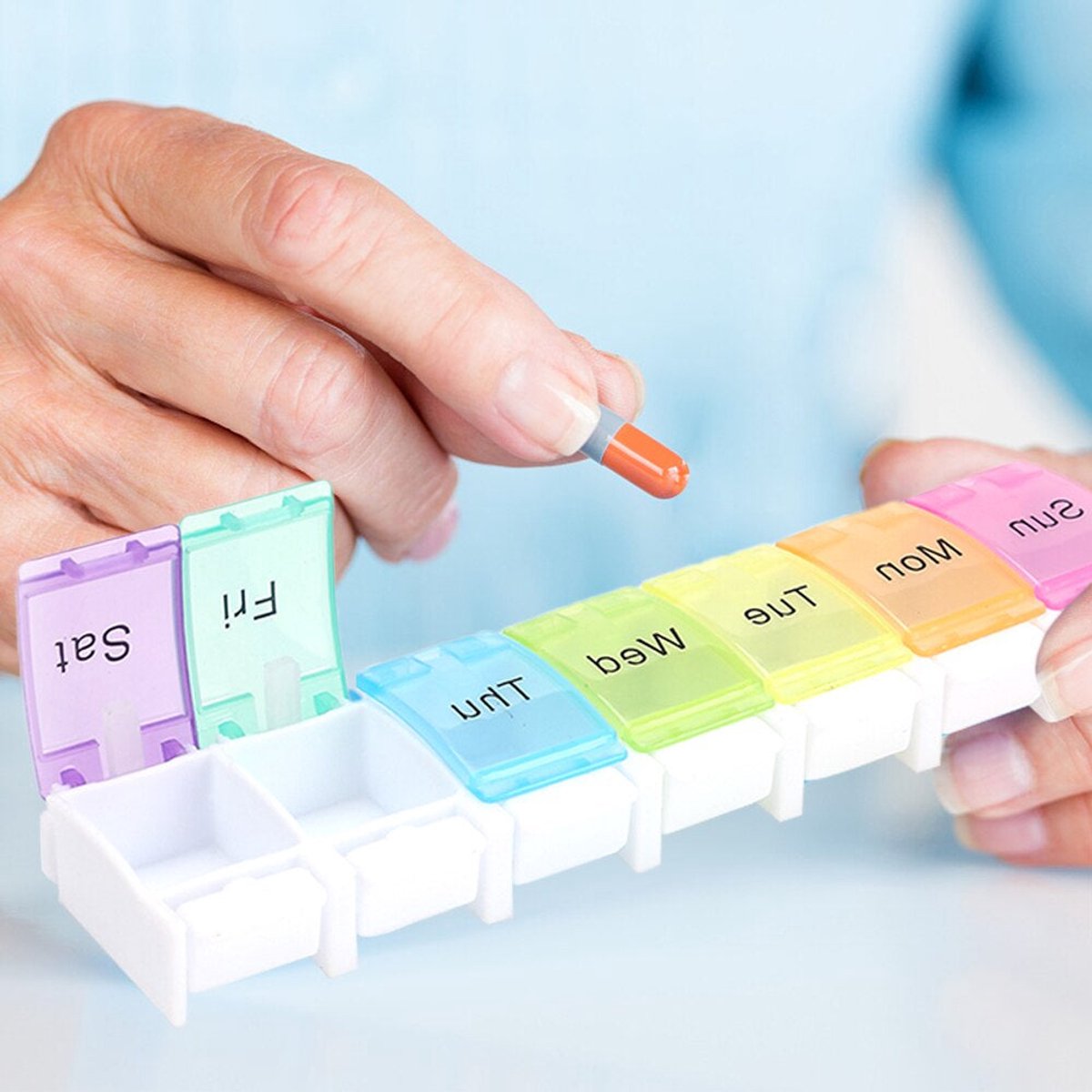 Goedkoopste Gadgetpoint - Pillendoosje - Pillenbox - Opbergbakje - Ma-Zo - 7 dagen - Box - Multicolor