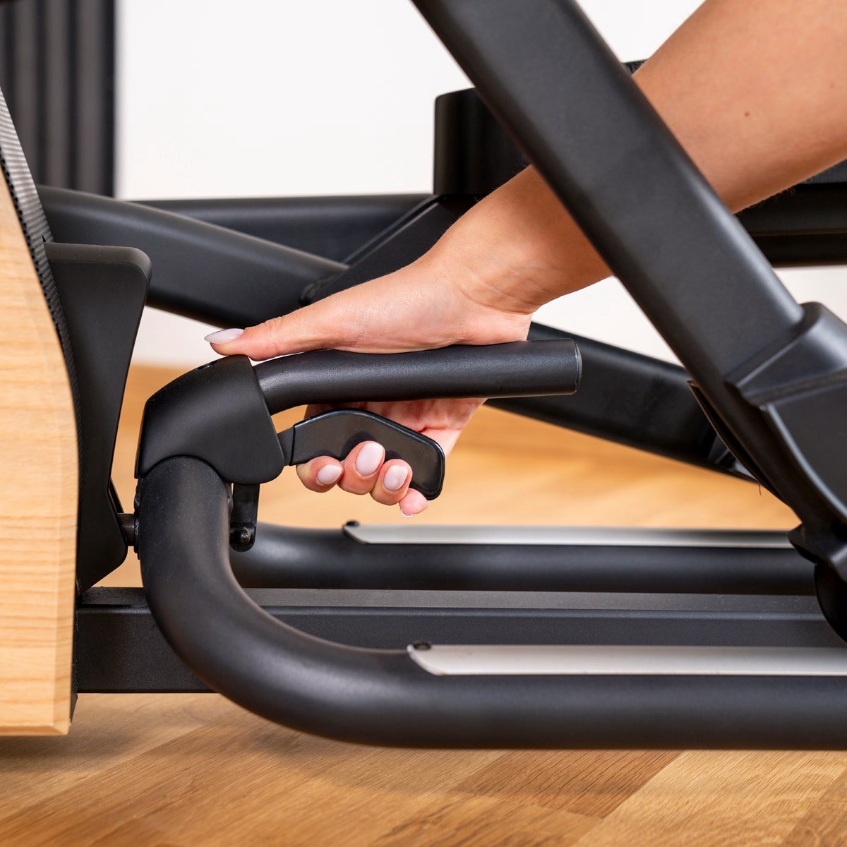 Afbeelding 2 van Hammer Fitness CrossPace 7.0 NorsK - Elliptical - Crosstrainer - met 10.1" TFT scherm - met Zwift en Kinomap - Hardhout