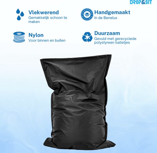 Zwarte, waterafstotende en duurzame nylon zitzak, handgemaakt, gevuld met gerecyclede polystyreen balletjes.